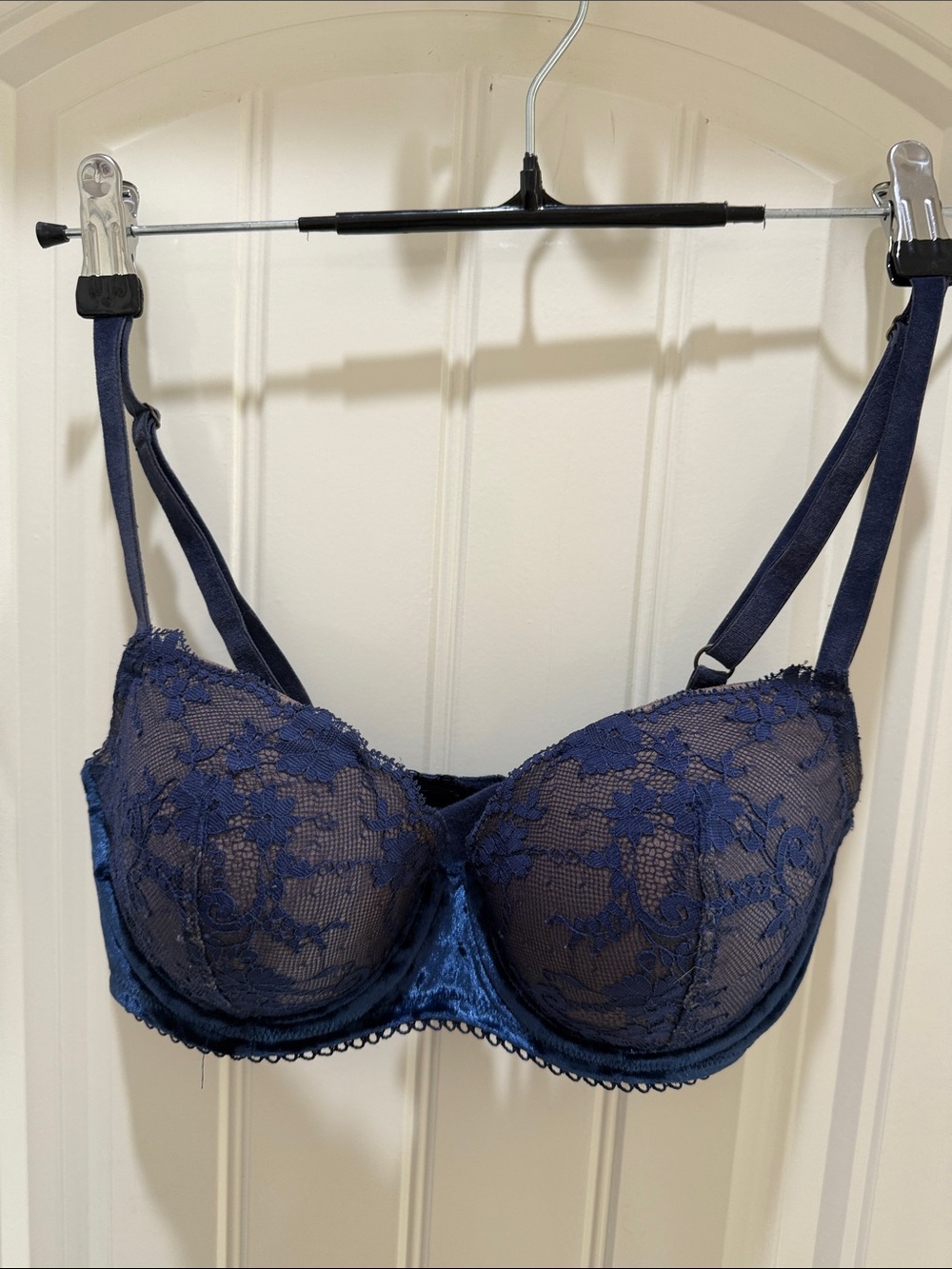 Victorias Secret Navy Lace Underwire Bra with velvet accent. Women Intimates